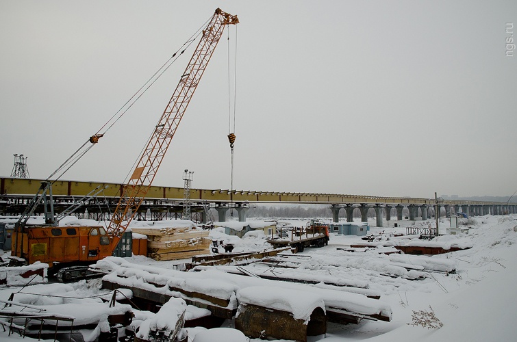 Строительства 2010. Стройка моста Академический. Строительство Иркутского моста нового. Строящийся мост в Иркутске. Фундамент моста через реку.